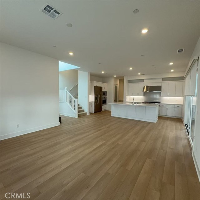 177 Sawbuck, Irvine CA: https://media.crmls.org/medias/0cdecd27-bd2a-4020-8eb3-6b6a878f94b5.jpg