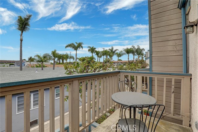 533 Walnut Avenue, Long Beach CA: https://media.crmls.org/medias/0cdefeb3-fd2e-4078-9f30-9978474c0330.jpg