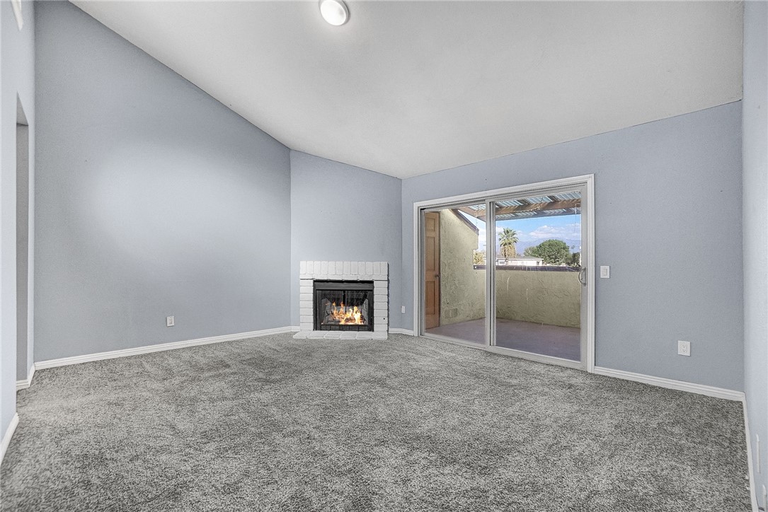 Detail Gallery Image 19 of 40 For 14435 Valerio St #10,  Van Nuys,  CA 91405 - 3 Beds | 2/1 Baths