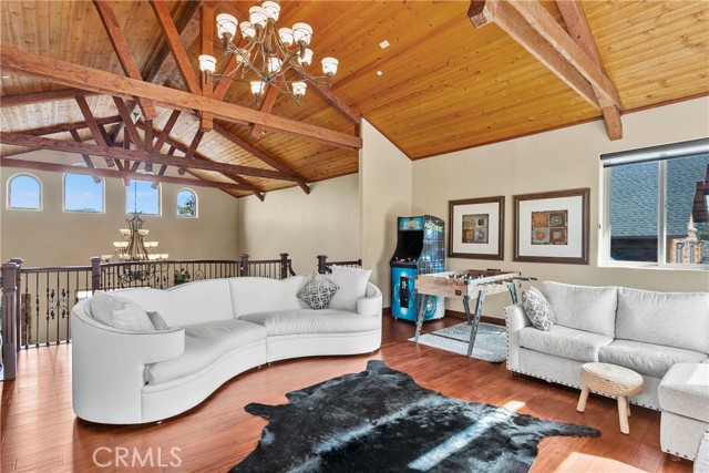 858 Fox Tower Way, Big Bear Lake CA: https://media.crmls.org/medias/0cdfcbea-b923-4dab-b3d0-bef4404371f3.jpg
