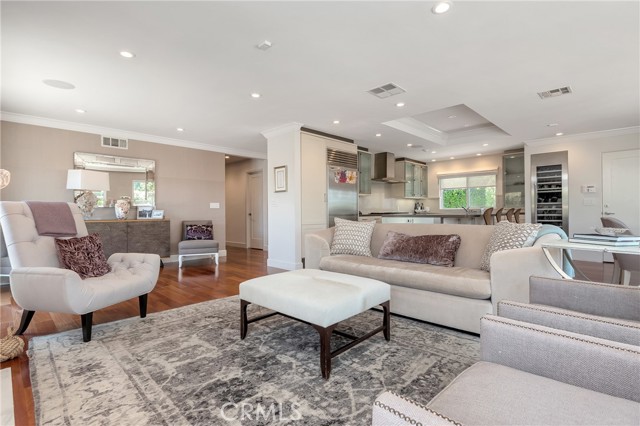 Detail Gallery Image 3 of 27 For 2897 Chateau Way, Laguna Beach,  CA 92651 - 3 Beds | 2 Baths