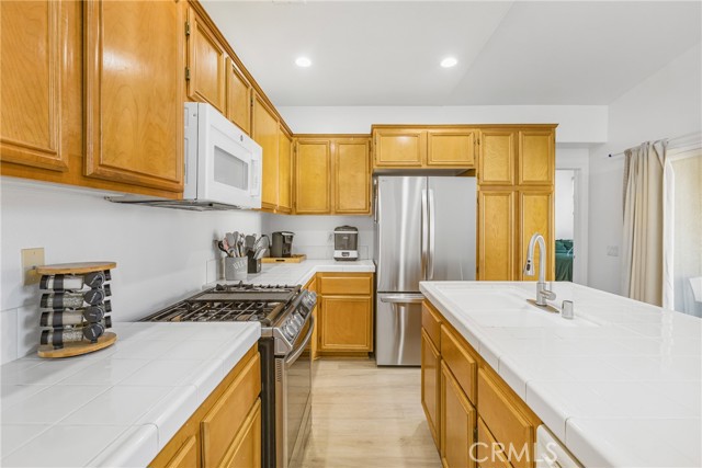 Detail Gallery Image 9 of 28 For 27946 John F Kennedy a,  Moreno Valley,  CA 92555 - 2 Beds | 2 Baths