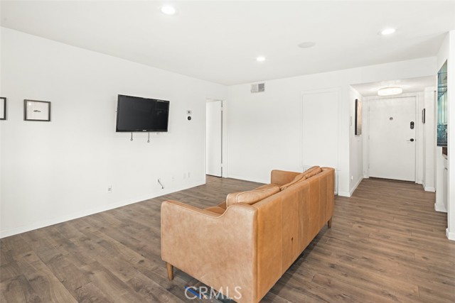 Image 2 for 1815 Glendon Ave #205, Los Angeles, CA 90025