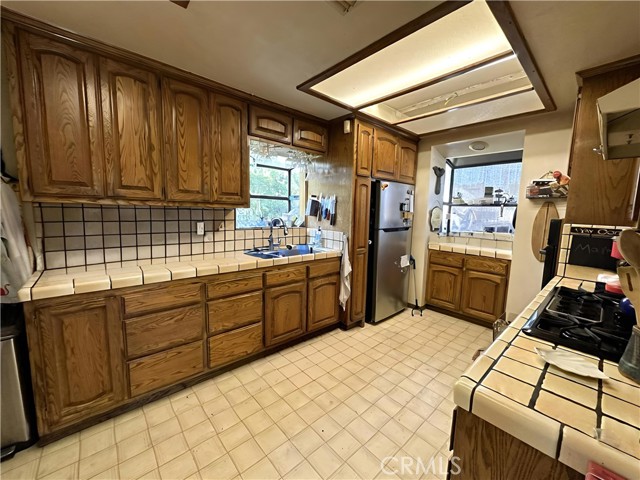 509 Fano Street, Monrovia CA: https://media.crmls.org/medias/0ce15408-06b5-42e5-a6e6-17680efa8a71.jpg