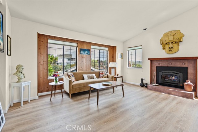 Detail Gallery Image 8 of 63 For 1223 7th, Los Osos,  CA 93402 - 3 Beds | 2/1 Baths