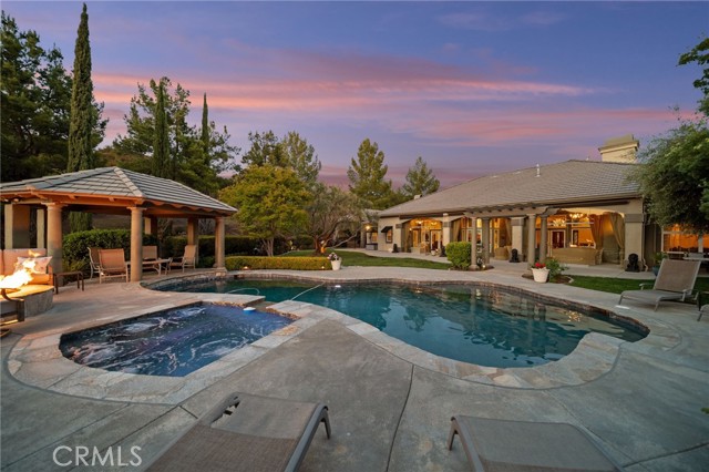 38565 Celine Cove, Murrieta CA: https://media.crmls.org/medias/0ce1e125-aed1-43a0-b3da-669788044f78.jpg