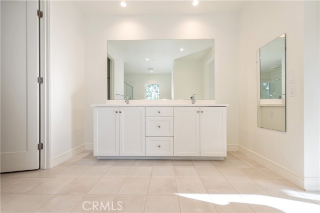 Detail Gallery Image 15 of 26 For 121 Toretta, Irvine,  CA 92602 - 4 Beds | 3 Baths