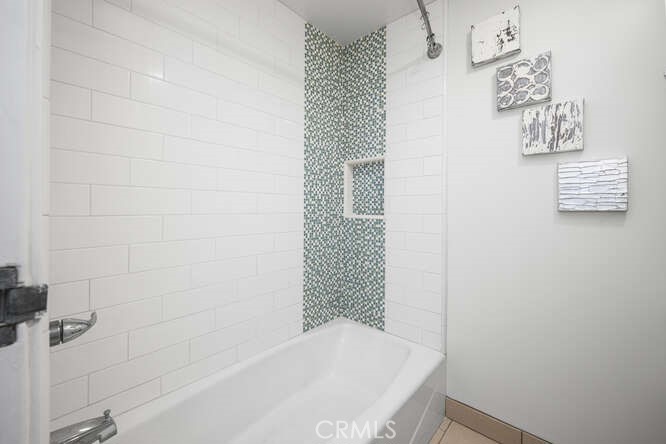 https://media.crmls.org/medias/0ce25c4b-a440-48b0-966d-457b8cf2fcca.jpg?preset=X-Large