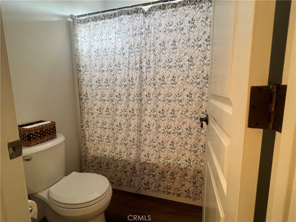 https://media.crmls.org/medias/0ce3c598-e5bb-4383-99c3-f903fd99631c.jpg?preset=X-Large