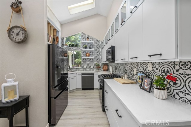 Detail Gallery Image 9 of 32 For 1329 E Beringer Dr, San Jacinto,  CA 92583 - 3 Beds | 2 Baths