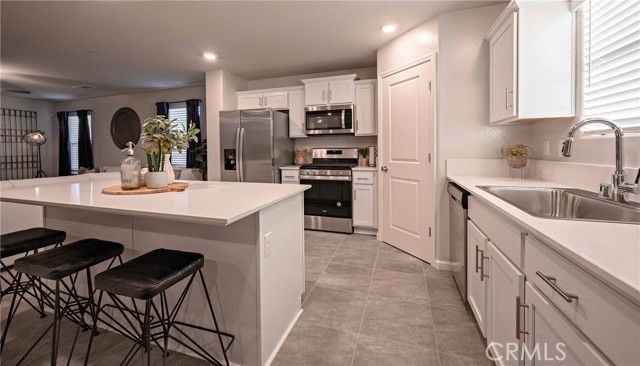 Detail Gallery Image 3 of 18 For 622 Marshall Ln #99 B2,  Merced,  CA 95348 - 4 Beds | 3 Baths