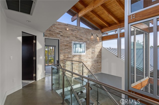 Detail Gallery Image 9 of 27 For 1518 Anita Ln, Newport Beach,  CA 92660 - 6 Beds | 4/1 Baths