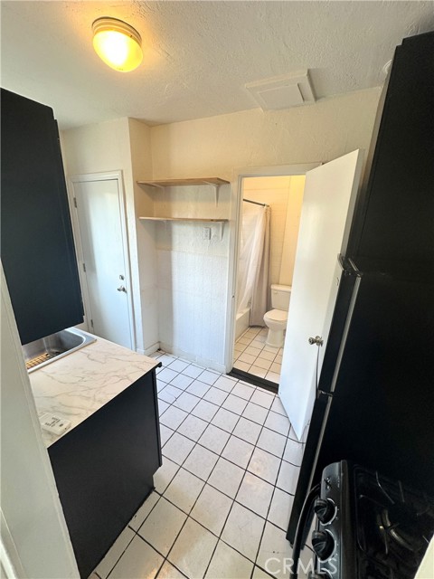 901 N El Centro Avenue, Hollywood CA: https://media.crmls.org/medias/0ce6c628-0c16-4808-84df-78af2e3cc9c4.jpg