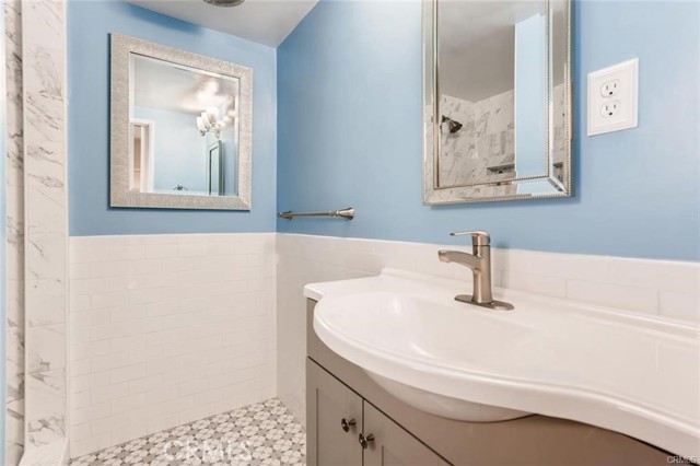 Detail Gallery Image 13 of 22 For 10447 Whipple St, Toluca Lake,  CA 91602 - 3 Beds | 2 Baths