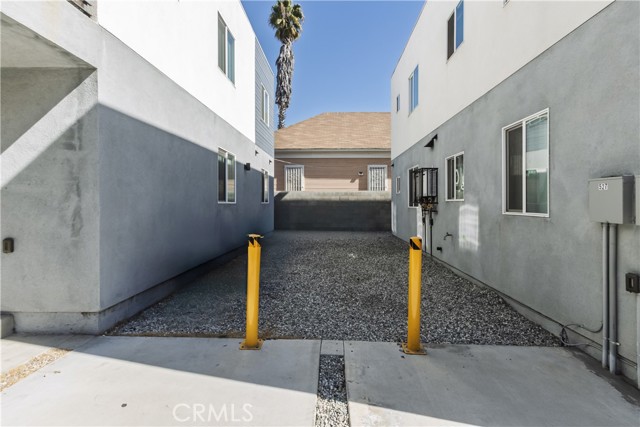 529 W 80th Street, Los Angeles CA: https://media.crmls.org/medias/0ce772c2-e1d4-4bd4-8f1e-671dbba5fb4f.jpg