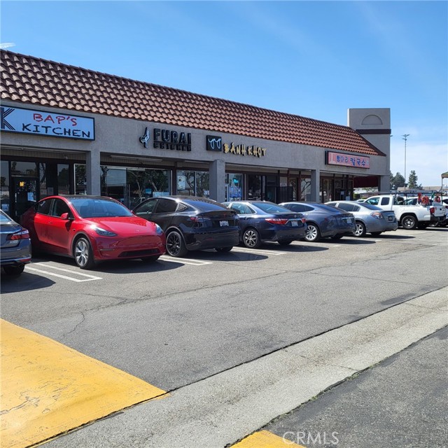 9918 Garden Grove Boulevard, Garden Grove CA: https://media.crmls.org/medias/0ce7d54e-ef75-467e-b817-ef9fa5b4e6e6.jpg