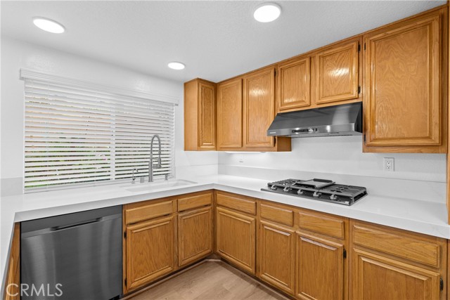 Detail Gallery Image 10 of 27 For 28082 Somerset, Mission Viejo,  CA 92692 - 4 Beds | 2/1 Baths