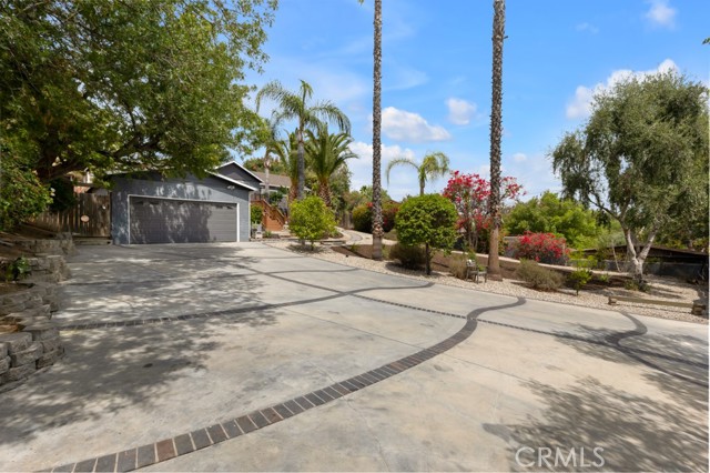 Detail Gallery Image 2 of 29 For 19419 Oxnard St, Tarzana,  CA 91356 - 4 Beds | 4 Baths