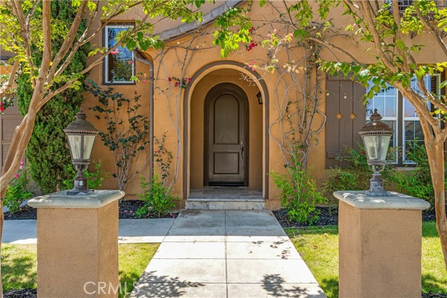 780 W Aster Place, Santa Ana CA: https://media.crmls.org/medias/0ce917dc-11b9-4621-92b9-290c4c655d1c.jpg