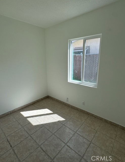 Detail Gallery Image 15 of 20 For 7514 Beckford Ave, Reseda,  CA 91335 - 8 Beds | 5 Baths