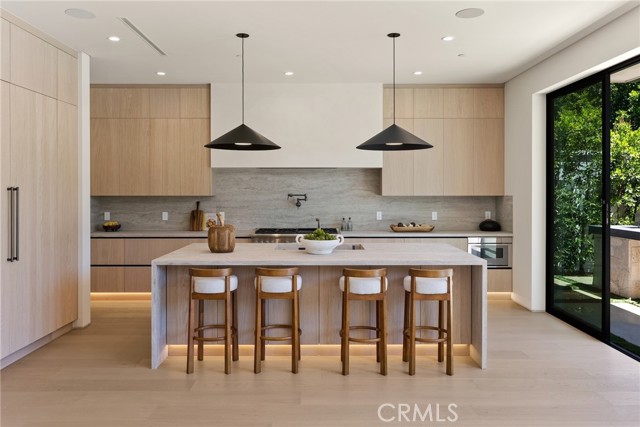 Detail Gallery Image 16 of 75 For 14738 Otsego St, Sherman Oaks,  CA 91403 - 5 Beds | 5/1 Baths