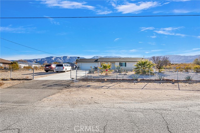 Detail Gallery Image 2 of 36 For 32725 Spinel Rd, Lucerne Valley,  CA 92356 - 3 Beds | 2 Baths