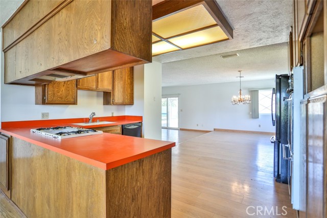 Detail Gallery Image 10 of 41 For 725 E Deodar St, Ontario,  CA 91764 - 3 Beds | 1/1 Baths