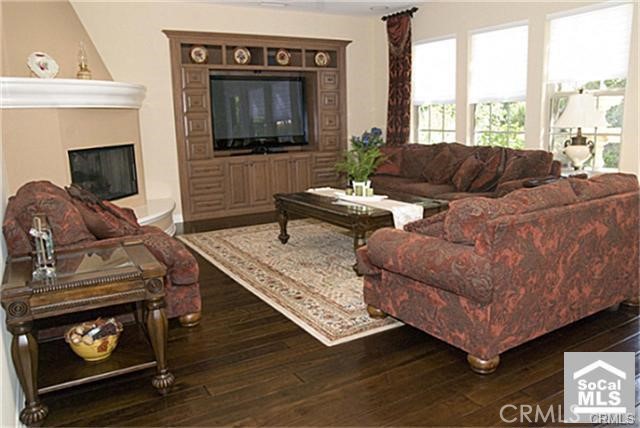 37 Twiggs, Irvine CA: https://media.crmls.org/medias/0ceab391-af0b-489f-9ce3-04db0f68e14c.jpg
