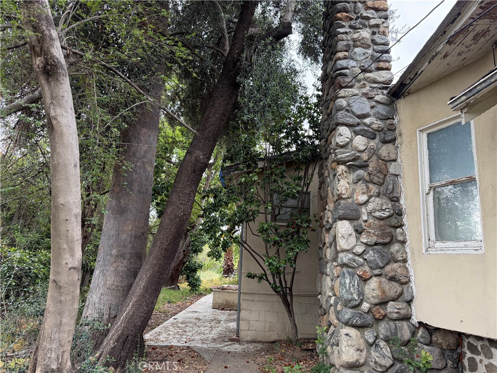 https://media.crmls.org/medias/0ceb5de6-f710-4ddd-9bdb-92c114d2d121.jpg?preset=X-Large