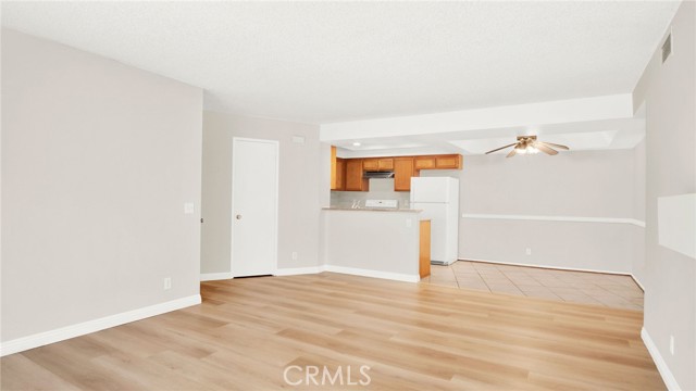 Detail Gallery Image 3 of 32 For 47 Town and Country, Pomona,  CA 91766 - 3 Beds | 2 Baths