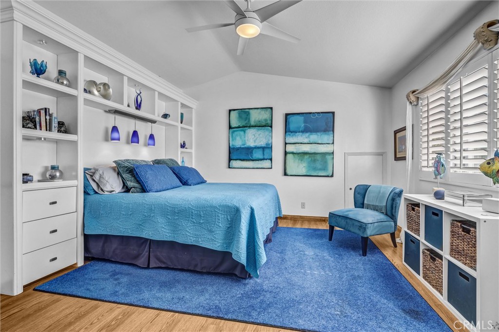 https://media.crmls.org/medias/0cec9719-4485-4db2-800b-671b50bdacba.jpg?preset=X-Large