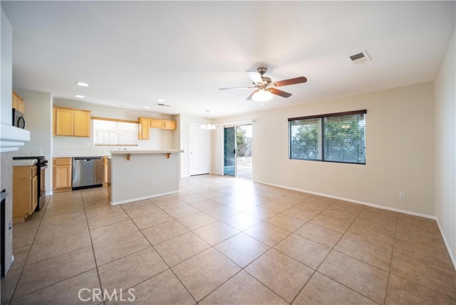 Detail Gallery Image 8 of 55 For 29448 Rock Point, Lake Elsinore,  CA 92530 - 4 Beds | 3 Baths