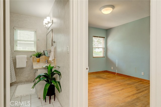 705 35th Street, Manhattan Beach, California 90266, 4 Bedrooms Bedrooms, ,4 BathroomsBathrooms,Residential,Sold,35th,SB22086217