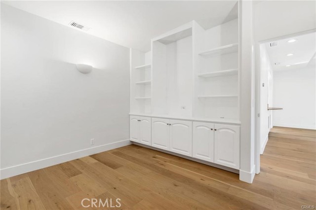 Detail Gallery Image 6 of 16 For 369 E 20th, Costa Mesa,  CA 92627 - 4 Beds | 3 Baths