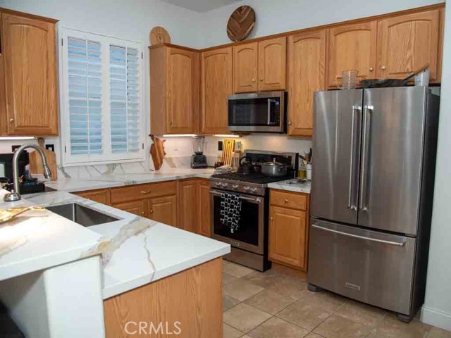 Detail Gallery Image 11 of 26 For 1041 Riviera Ct, Beaumont,  CA 92223 - 2 Beds | 2 Baths