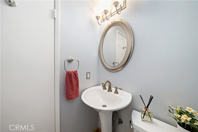Detail Gallery Image 17 of 39 For 1459 Deauville Pl, Costa Mesa,  CA 92626 - 3 Beds | 2/1 Baths