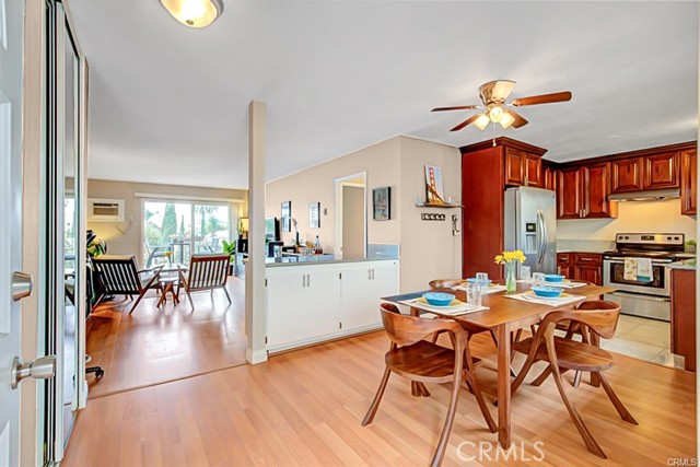 Detail Gallery Image 1 of 17 For 2844 E 3rd St #207,  Long Beach,  CA 90814 - 1 Beds | 1 Baths