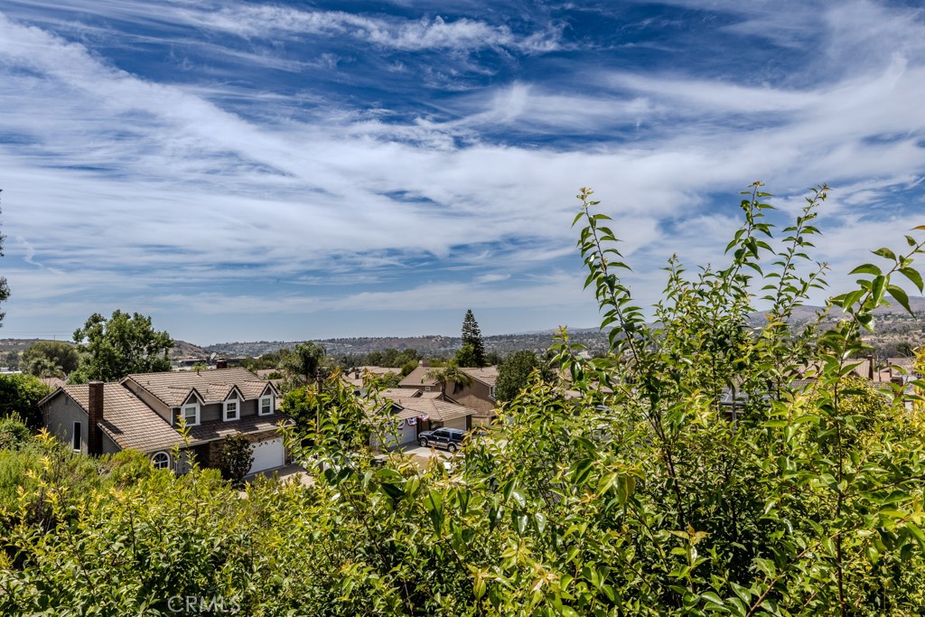 https://media.crmls.org/medias/0cee8318-8182-4b02-b202-b119bf5d67c9.jpg?preset=X-Large