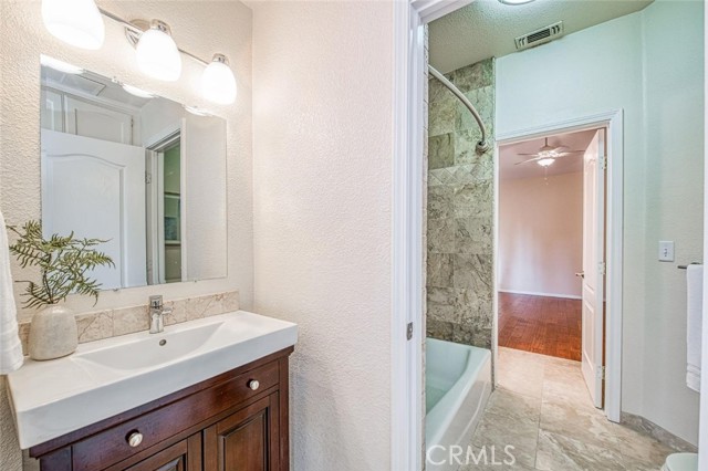 Detail Gallery Image 15 of 33 For 7272 N Traverse, Clovis,  CA 93619 - 4 Beds | 3 Baths