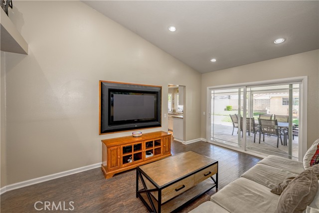 Detail Gallery Image 11 of 47 For 20419 Kesley St, Canyon Country,  CA 91351 - 6 Beds | 3 Baths