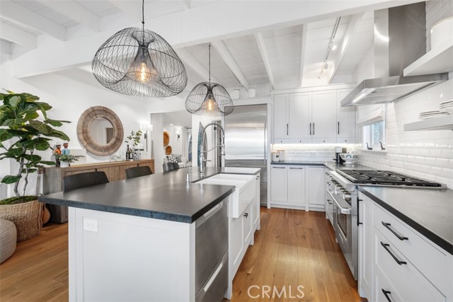 Detail Gallery Image 5 of 49 For 31962 Sunset, Laguna Beach,  CA 92651 - 3 Beds | 1/1 Baths