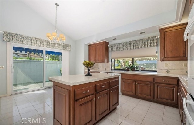 Detail Gallery Image 6 of 21 For 26052 Spur Branch, Laguna Hills,  CA 92653 - 4 Beds | 3 Baths