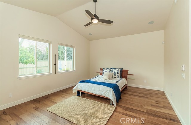 1562 N Empire Lane, Clovis CA: https://media.crmls.org/medias/0cf08f67-ee55-4ccd-ba0a-6f9c651ec0ca.jpg