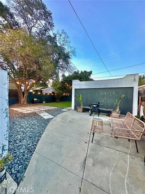 807 E 106th, Los Angeles CA: https://media.crmls.org/medias/0cf09b19-1ebd-486c-a34e-e646aa8c80e3.jpg