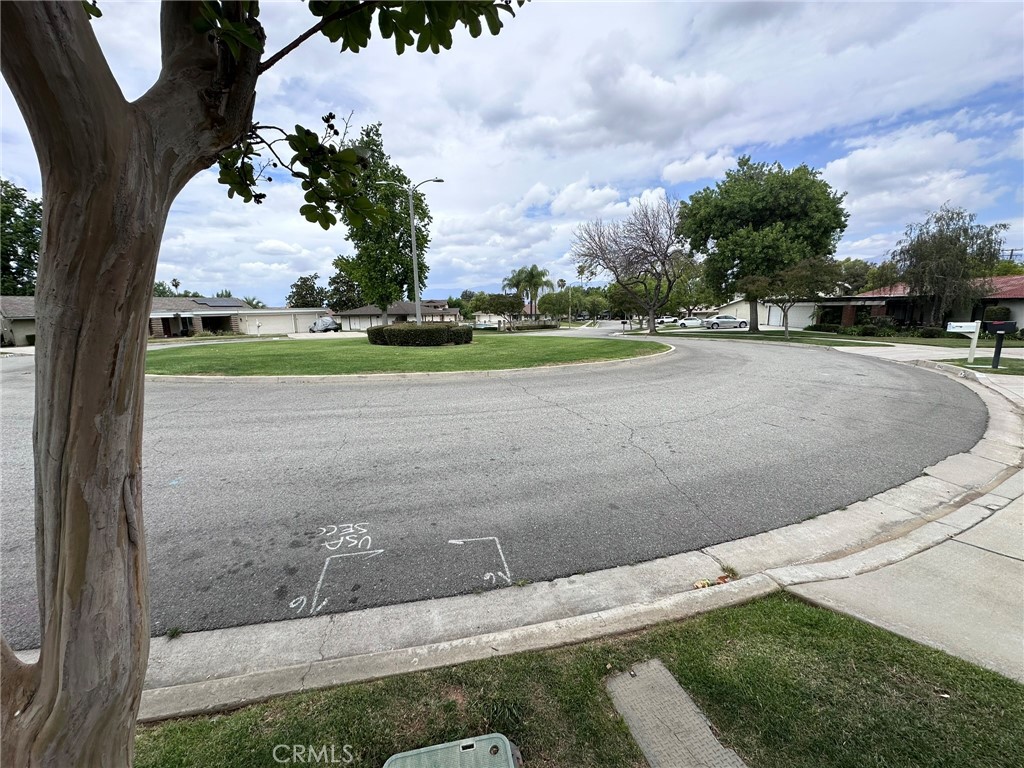 https://media.crmls.org/medias/0cf1782e-149f-454e-b1fd-c0ff67073415.jpg?preset=X-Large