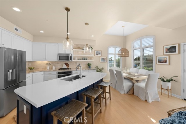 Detail Gallery Image 17 of 38 For 215 Placentia, Pismo Beach,  CA 93449 - 3 Beds | 3/1 Baths