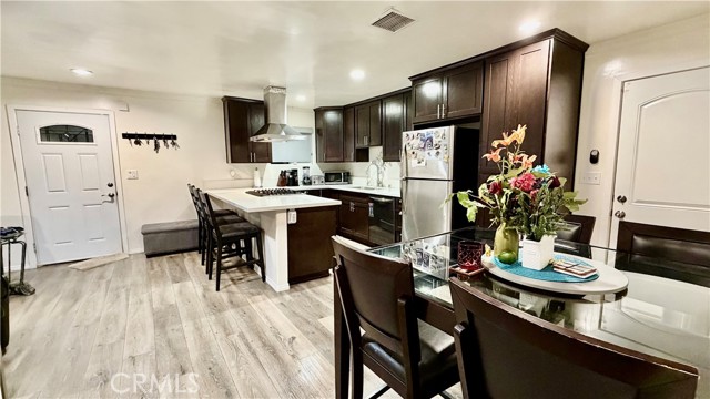 Detail Gallery Image 13 of 40 For 421 S 5th, La Puente,  CA 91746 - 4 Beds | 3 Baths