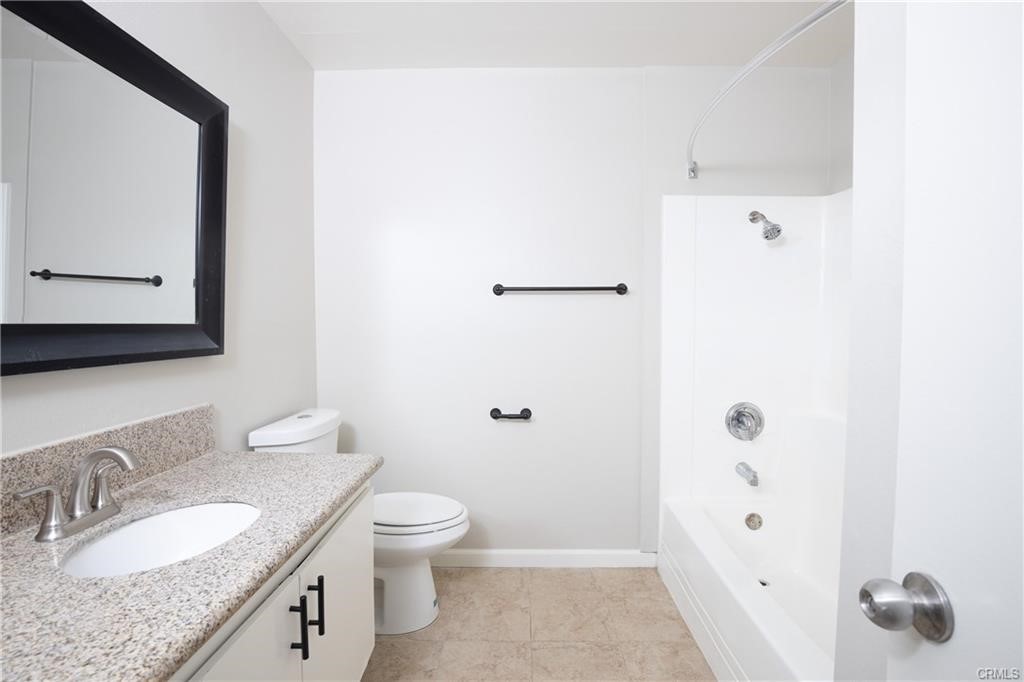 Detail Gallery Image 5 of 8 For 1101 W Macarthur Bld #222,  Santa Ana,  CA 92707 - 2 Beds | 1 Baths