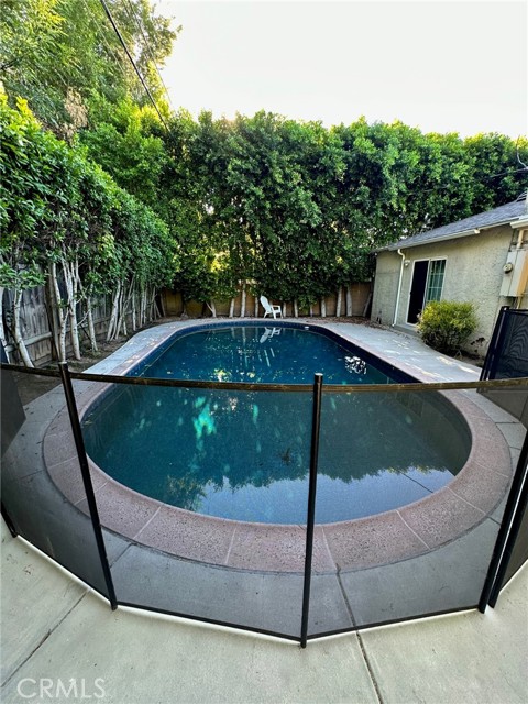 Detail Gallery Image 30 of 36 For 18406 Bessemer St, Tarzana,  CA 91335 - 3 Beds | 2 Baths