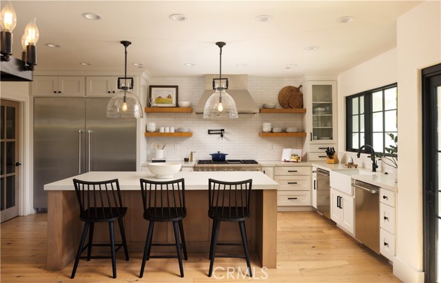 Detail Gallery Image 14 of 48 For 305 W Avenida Gaviota, San Clemente,  CA 92672 - 4 Beds | 4/1 Baths